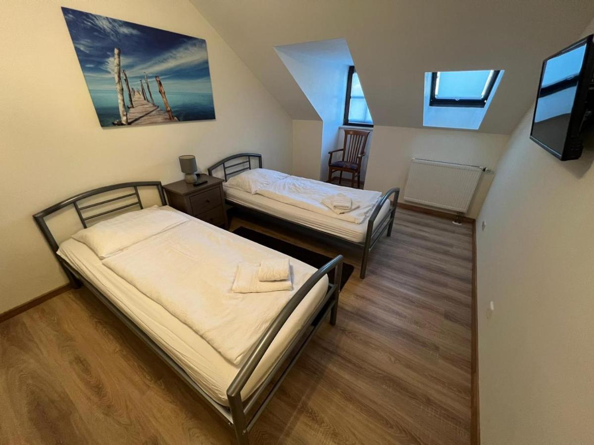 Gaestehaus Schmitt Erlangen Bagian luar foto